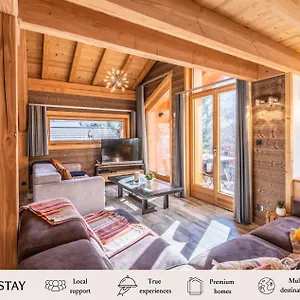 Hirondelle - By Emerald Chalet