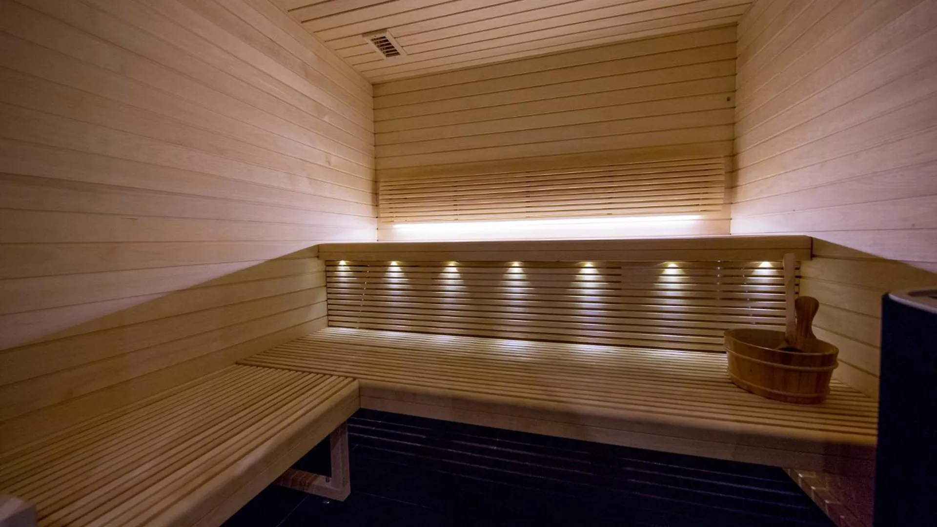 ***  Hotel Igloo Morzine France