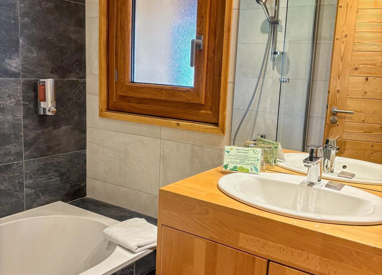 ***  Hotel Igloo Morzine France